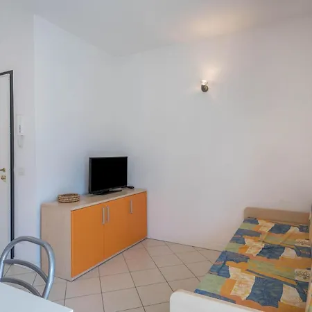 Condominio Pellicano Apartamento *